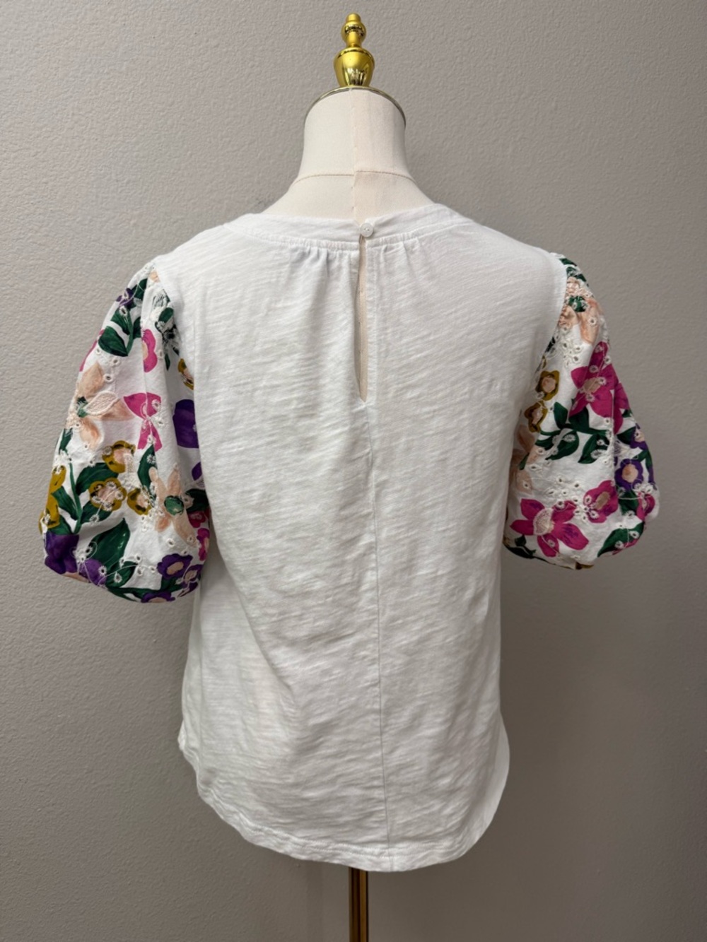 Voy Women’s White Top with Floral Puff Sleeves - Picture 2 of 3